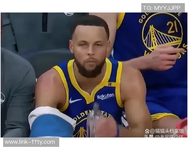 张佳玮分析库里与JB的配合策略及其对球队表现的影响