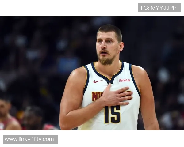 约基奇半场表现低迷仅得6分1板6助4失误引发热议