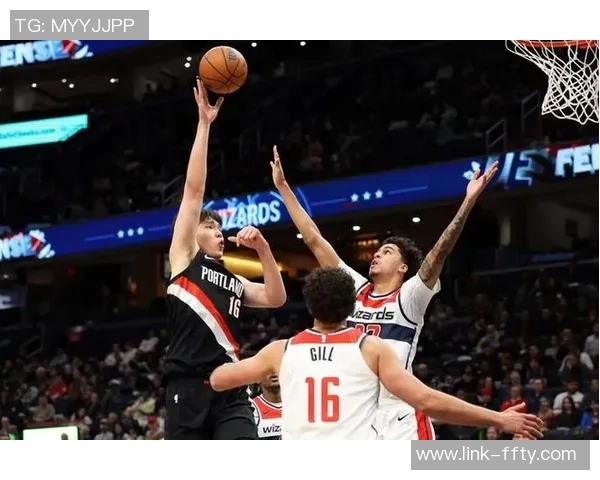 开拓者中锋需具备三分投射能力瀚森虽有潜力但命中率波动较大